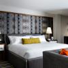 Calgary Inn: Master Suite